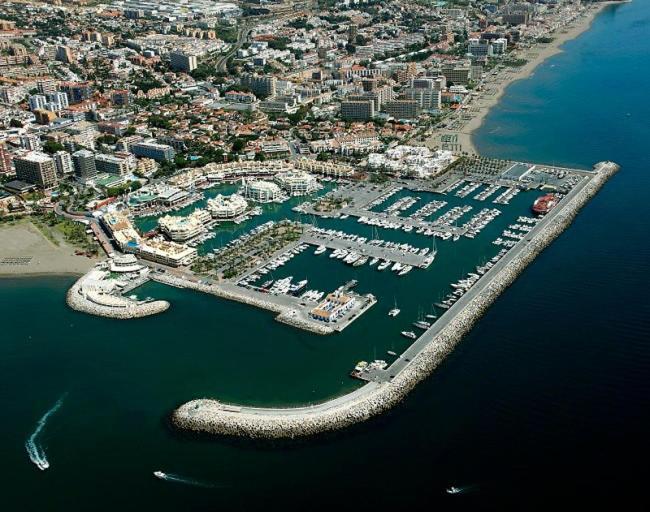 Puerto Marina Palace Apartamento